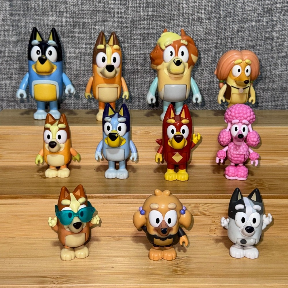 Bluey Friends and Family 11 Piece Figure Lot Bandit Bingo Muffin Missy